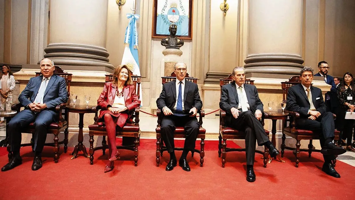 Integrantes de la excorte suprema que abordó el caso de referencia Integrantes de la excorte suprema que abordó el caso de referencia