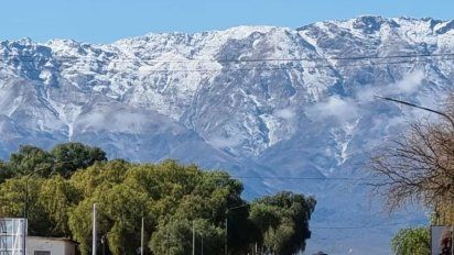 Vuelan pasajes ganga de JetSmart a destino entre montañas