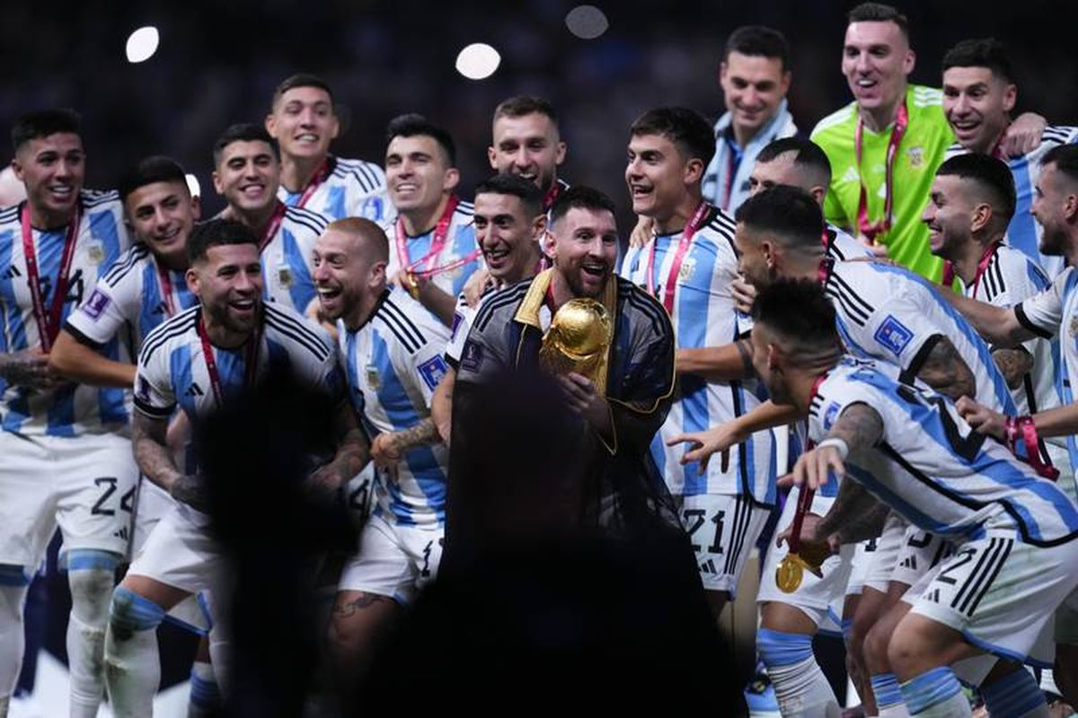 Argentina es campeón del mundo de fútbol profesional 2022.
