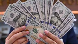 El dólar subió 8% en un mes.