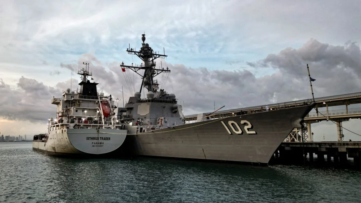 El buque de guerra de la Marina de EE.UU. USS Sampson atraca en Ciudad de Panamá el 30 de agosto, en medio de una presencia naval estadounidense más amplia en aguas de América Latina y el Caribe. Martin Bernetti/AFP/Getty Images El buque de guerra de la Marina de EE.UU. USS Sampson atraca en Ciudad de Panamá el 30 de agosto, en medio de una presencia naval estadounidense más amplia en aguas de América Latina y el Caribe. Martin Bernetti/AFP/Getty Images