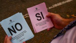 altText(Uruguay: Últimas encuestas antes del referéndum del domingo)}