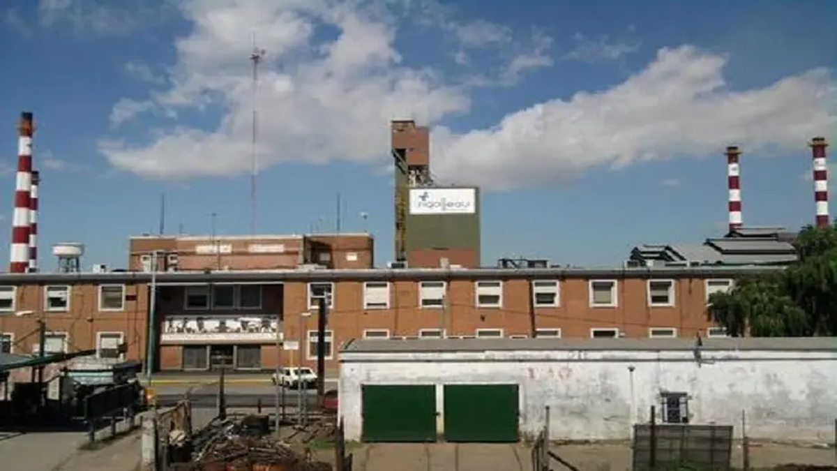 La firma, controlada mayoritariamente por Industrias Integrales del Vidrio S.A., es además un "termómetro" del consumo masivo en Argentina. La firma, controlada mayoritariamente por Industrias Integrales del Vidrio S.A., es además un "termómetro" del consumo masivo en Argentina.