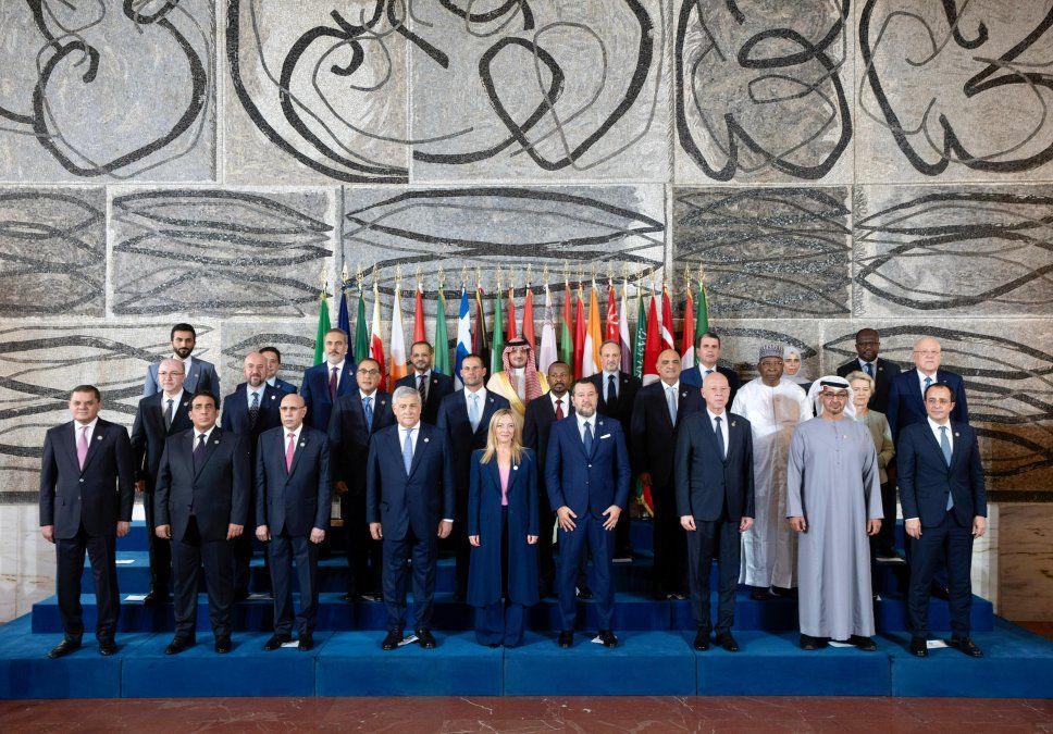 Italia procura convertir el cementerio del Mediterráneo en un mar de progreso y paz.