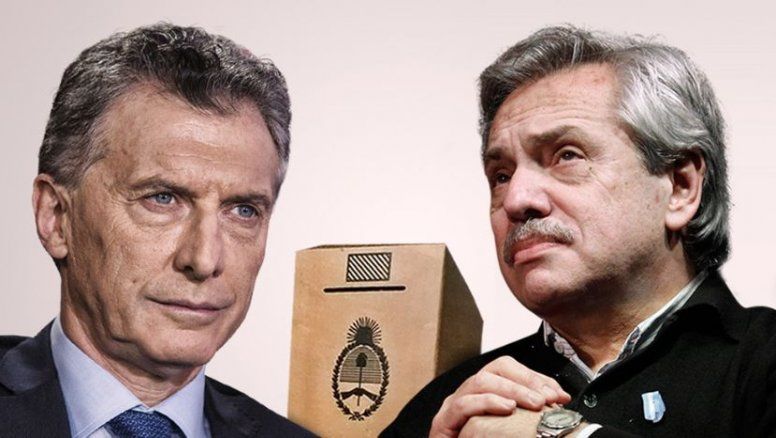 Encuesta: 34.9% cree que la suba del dólar es 'intencional' del Gobierno y otro 19% cree que es por incapacidad