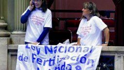 altText(Tras cajoneos del oficialismo, se convirtió en ley la fertilización asistida)}