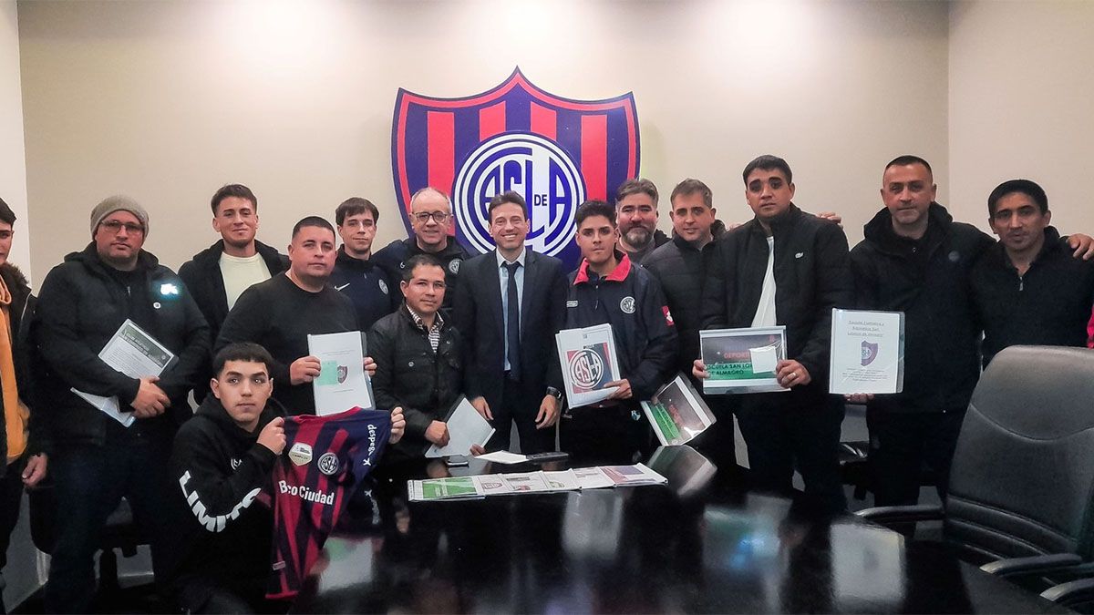 San Lorenzo todavía sufre una dura crisis política y económica pero su presidente, Marcelo Moretti, presentó un proyecto en La Pampa para “cazar talentos”. San Lorenzo todavía sufre una dura crisis política y económica pero su presidente, Marcelo Moretti, presentó un proyecto en La Pampa para “cazar talentos”.