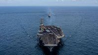 El USS Nimitz, portaaviones nuclear, transita lla costa de Mar del Plata. El USS Nimitz, portaaviones nuclear, transita lla costa de Mar del Plata.