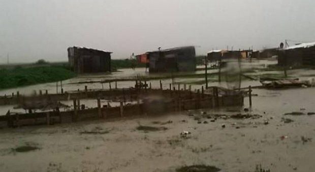 Los asentamientos de El Carmen, Berisso, bajo el agua (Foto: Infocielo)