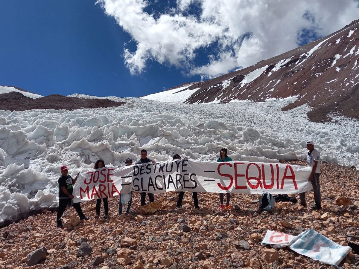 Guardianes del Agua, de la Asamblea Jáchal No Se Toca contra el proyecto Josemaría: Sin glaciares no hay río y sin río no hay pueblo.