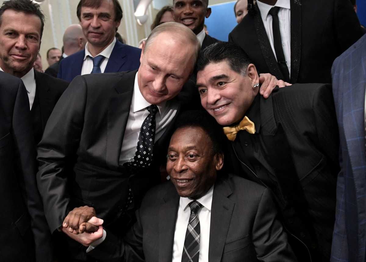 Maradona y Putin, junto a Pelé, en un encuentro en el Mundial de Rusia 2018
