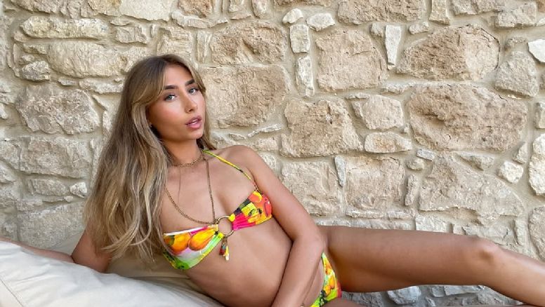 La actriz porno Lily Phillips anunció su rebautismo y desató debate en redes