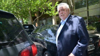 Ginés González García recibió el alta y vuelve a su despacho