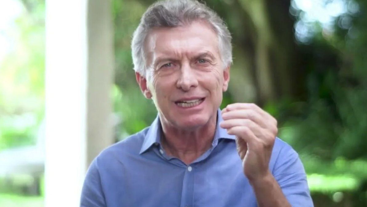 El baile descontrolado de Mauricio Macri en un casamiento que explotó en redes sociales.