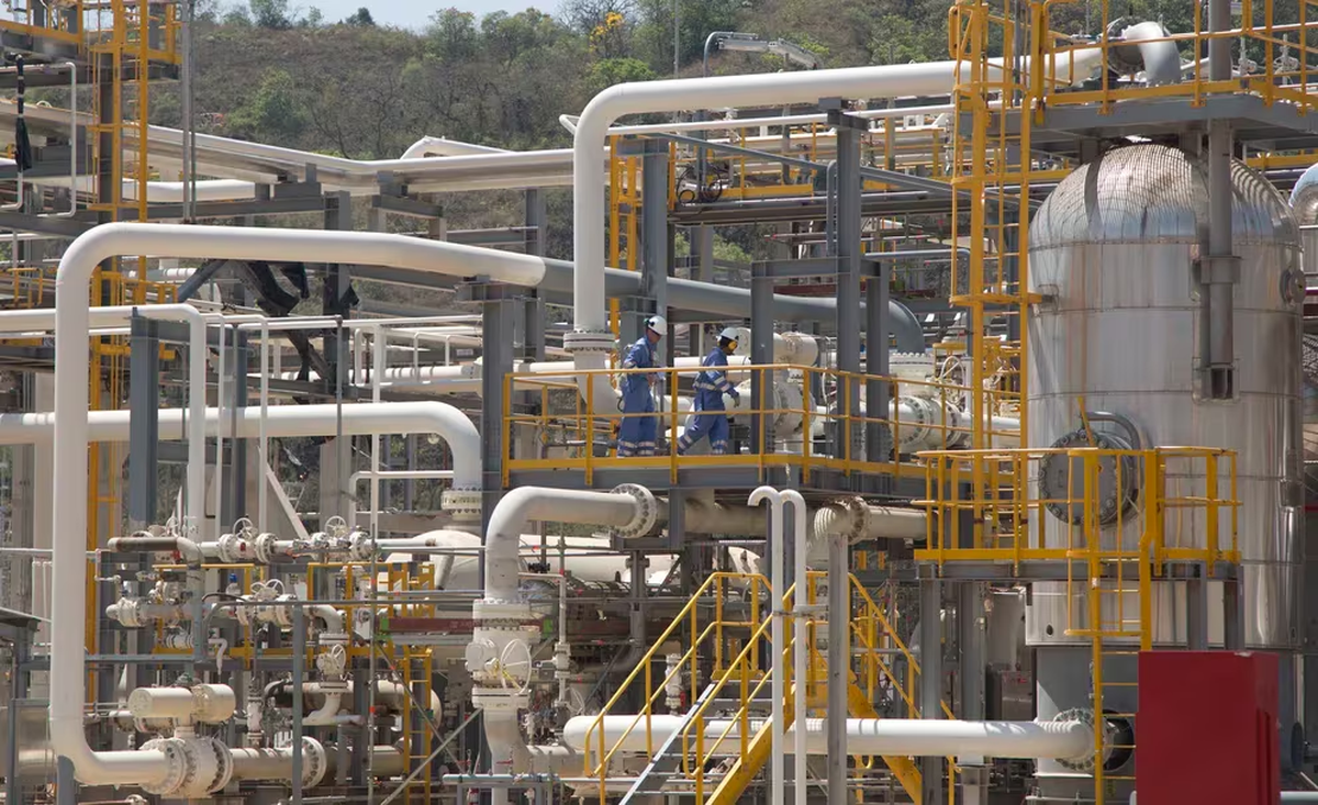 Trabajadores dentro de la planta de gas natural de Incahuasi en Lagunillas, Bolivia (AP Foto/Juan Karita, Archivo) Trabajadores dentro de la planta de gas natural de Incahuasi en Lagunillas, Bolivia (AP Foto/Juan Karita, Archivo)