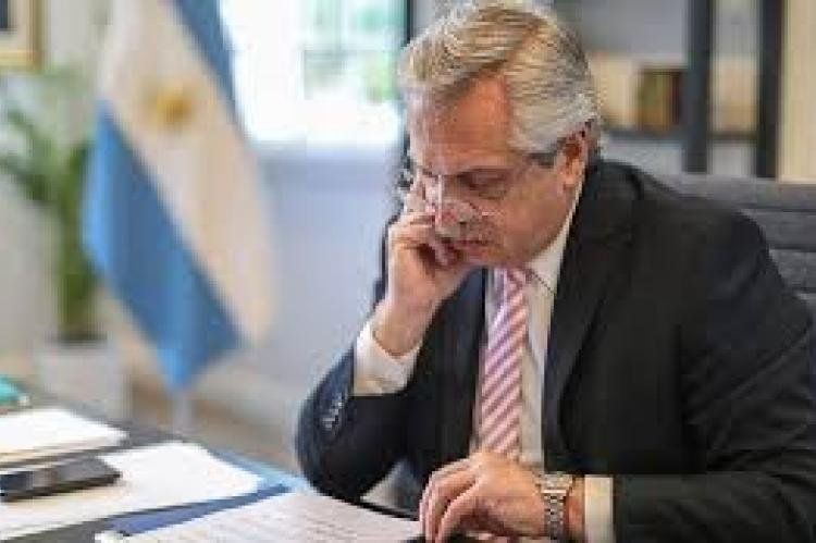 El gobierno prorrogó por dos meses la prohibición de despidos