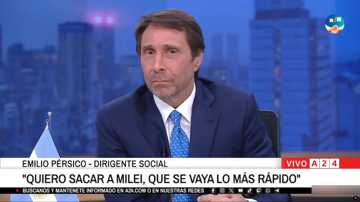Eduardo Feinmann calificó la protesta de "antidemocrática", "prerrevolucionaria" y parte del "manual del golpista", mientras transmitió que para el Gobierno se trató de un "acto terrorista". Foto: A24 Eduardo Feinmann calificó la protesta de "antidemocrática", "prerrevolucionaria" y parte del "manual del golpista", mientras transmitió que para el Gobierno se trató de un "acto terrorista". Foto: A24