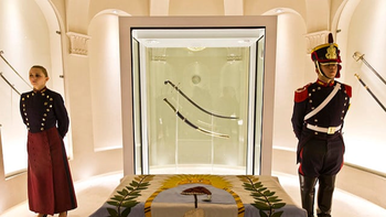 Crece polémica por traslado del sable corvo de San Martín desde el Museo Histórico a Granaderos