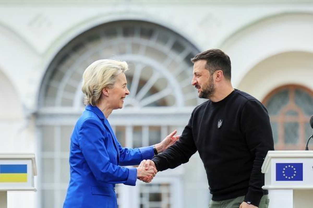 Von der Leyen, la presidenta de la Comisión Europea, junto al mandatario ucraniano | GENTILEZA REUTERS Von der Leyen, la presidenta de la Comisión Europea, junto al mandatario ucraniano | GENTILEZA REUTERS