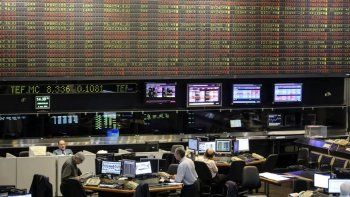 El temblor en Wall Street vuelve a golpear al Merval y los bonos