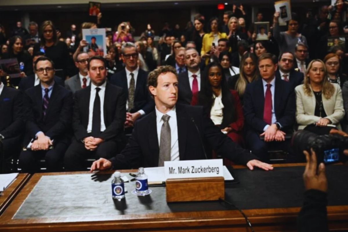 Zuckerberg ha sido llamado en repetidas ocasiones ante el Congreso para abordar preocupaciones sobre sus plataformas, pero eSTE miércoles marcará la primera vez que debe testificar sobre denuncias de seguridad juvenil ante un jurado. Si el jurado falla a favor de Kaley, podría sentar un precedente. Zuckerberg ha sido llamado en repetidas ocasiones ante el Congreso para abordar preocupaciones sobre sus plataformas, pero eSTE miércoles marcará la primera vez que debe testificar sobre denuncias de seguridad juvenil ante un jurado. Si el jurado falla a favor de Kaley, podría sentar un precedente.