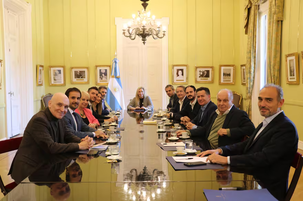 Karina Milei con diputados en una reunión de mayo pasado, donde tampoco estuvo Guillermo Francos. Karina Milei con diputados en una reunión de mayo pasado, donde tampoco estuvo Guillermo Francos.
