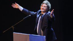 Escándalo por el millonario gasto del Gobierno de Javier Milei en un community manager en China.