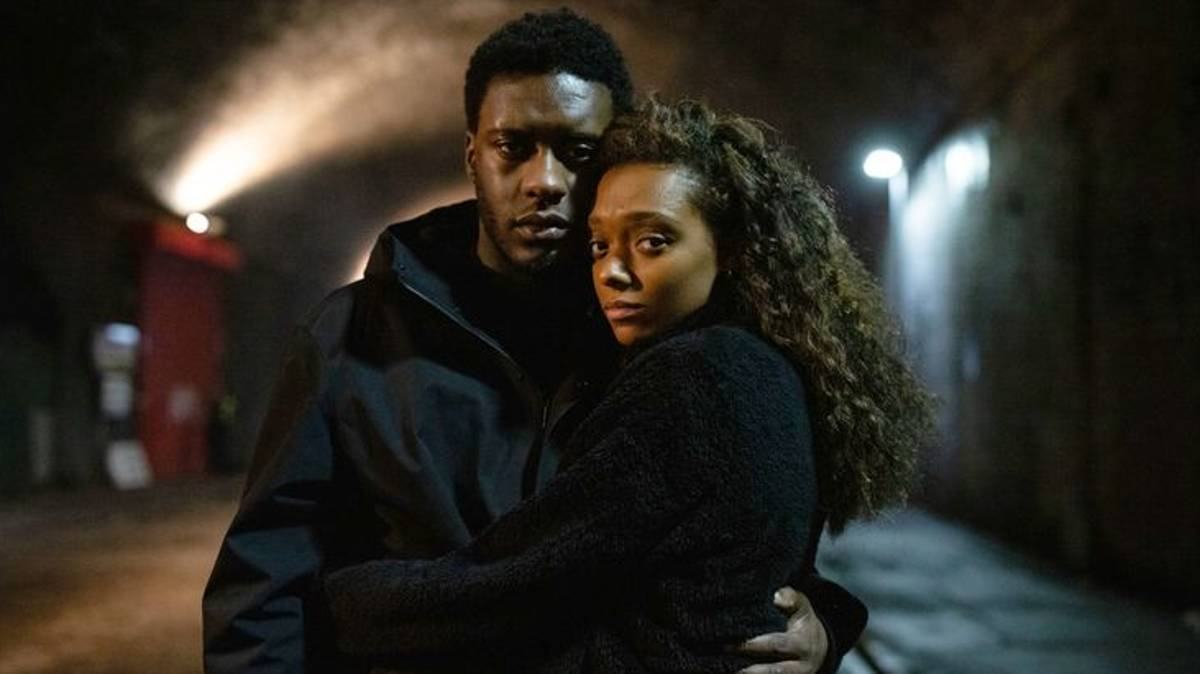 Si querés algo para maratonear antes de que termine el año y no sabés qué, esta miniserie de Netflix es la opción ideal. Una historia de apenas 4 episodios que te va a enganchar hasta el final. Si querés algo para maratonear antes de que termine el año y no sabés qué, esta miniserie de Netflix es la opción ideal. Una historia de apenas 4 episodios que te va a enganchar hasta el final.