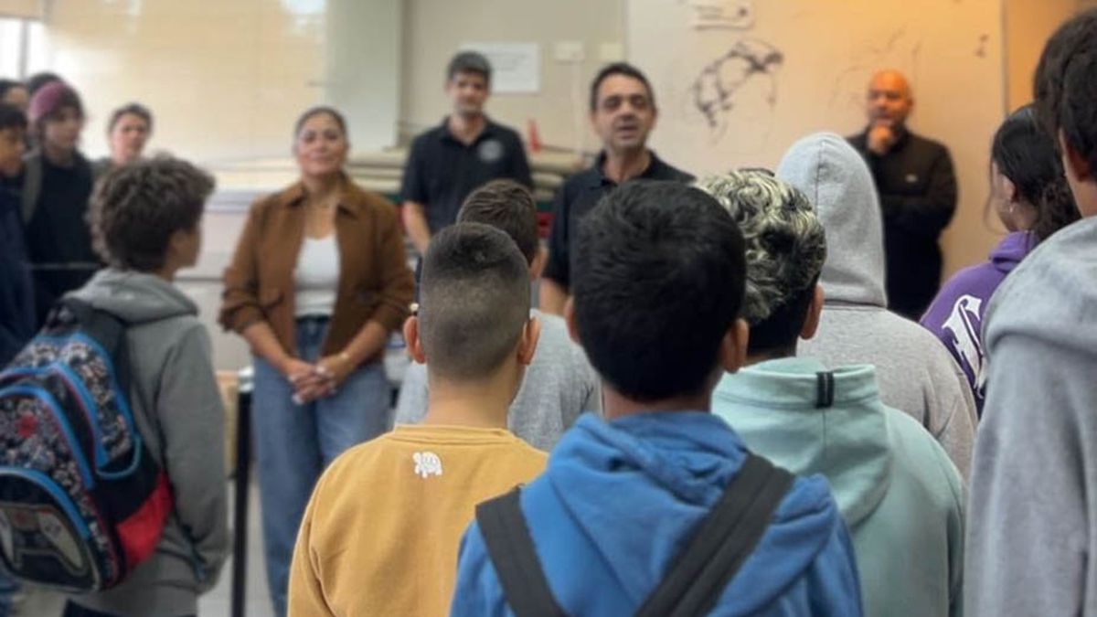 El Municipio de Tigre puso en marcha el Club de la Robótica, un ciclo de capacitación destinado a jóvenes residentes en el distrito de entre 11 y 18 años. El Municipio de Tigre puso en marcha el Club de la Robótica, un ciclo de capacitación destinado a jóvenes residentes en el distrito de entre 11 y 18 años.