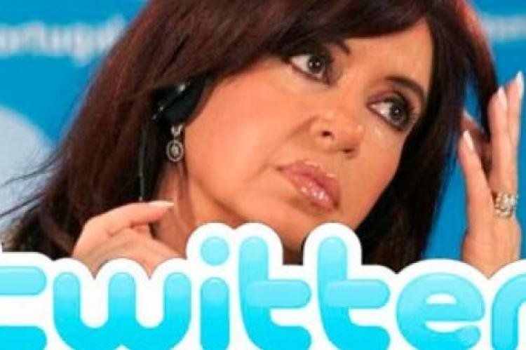 Cristina aburre en Twitter: #CristinaAflojaleAlTwitter