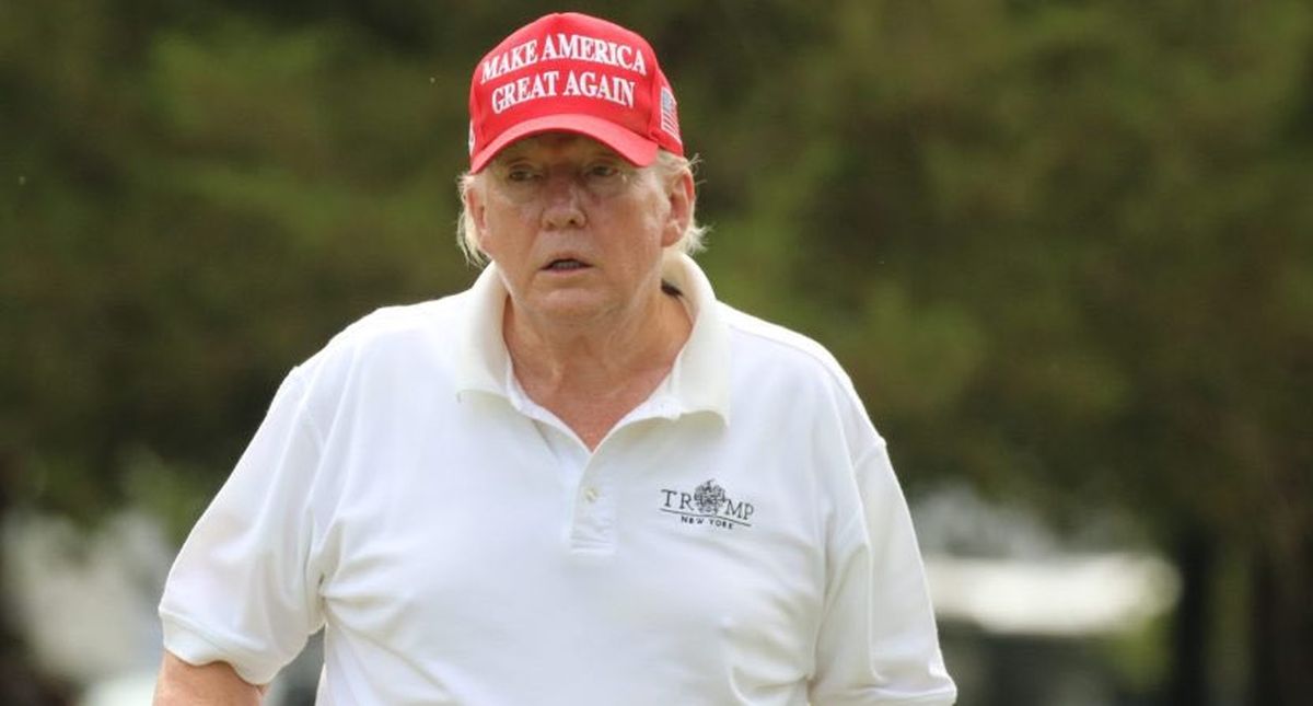 La Casa Blanca informó: “El Presidente ganó su partido de segunda ronda del Campeonato de Clubes Senior hoy en Júpiter, Florida, y avanza a la Ronda del Campeonato mañana” (domingo 06/04). La Casa Blanca informó: “El Presidente ganó su partido de segunda ronda del Campeonato de Clubes Senior hoy en Júpiter, Florida, y avanza a la Ronda del Campeonato mañana” (domingo 06/04).