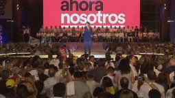 altText(María Eugenia Vidal cerró su campaña en Vicente López y pidió: ''el domingo volvamos a hacer la del 2015'')}