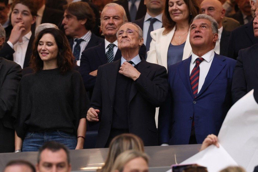 Florentino Pérez y Joan Laporta compartieron palco en otros tiempos, pero el presidente blanco reconoció en La Sexta que su relación con el Barcelona está rota. Florentino Pérez y Joan Laporta compartieron palco en otros tiempos, pero el presidente blanco reconoció en La Sexta que su relación con el Barcelona está rota.