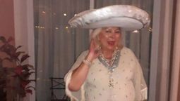 Elisa Carrió con mariachis durante la cuarentena por lapandemia del Covid-19 en diciembre de 2020.