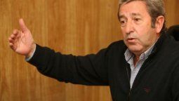 altText(Entre Kirchner y Cristina, Cleto se queda con Néstor)}