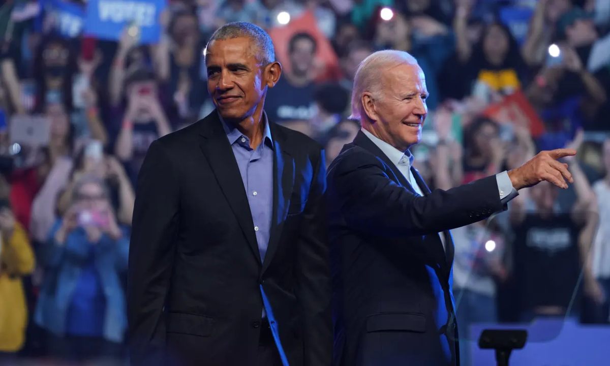 Joe Biden y Barack Obama intentando convencer a la base demócrata.