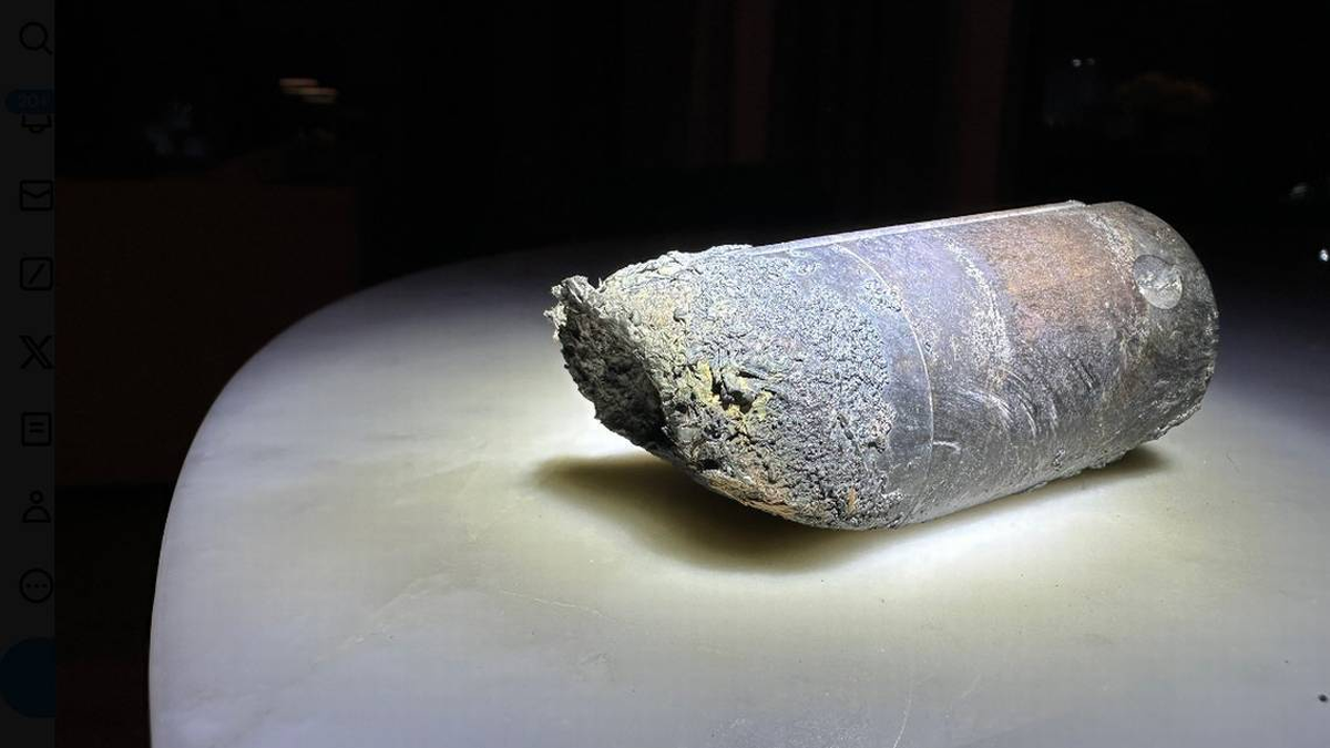 Acá el trozo de basura espacial. Acá el trozo de basura espacial.