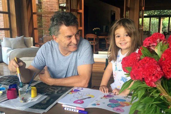 Parte de la reducción del patrimonio del Presidente de un año a otro obedece a  una donación de plantaciones a su hija Antonia por un valor de $2.178.000.