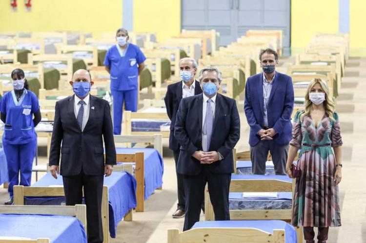 En Formosa, Alberto Fernández recorrió el Estadio Cincuentenario ambientado como hospital de campaña para la atención e internación de pacientes leves de Covid-19.