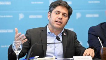 LaProvincia de Buenos Aires, a través del gobernador Axel Kicillof, anunció queinvertirá la suma de 8.500 millones de pesos para arreglar las escuelas. LaProvincia de Buenos Aires, a través del gobernador Axel Kicillof, anunció queinvertirá la suma de 8.500 millones de pesos para arreglar las escuelas.