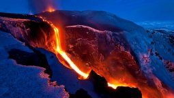altText(Erupción del Mauna Loa, el volcán más grande del mundo)}
