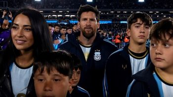 El episodio más desastroso de la despedida de Messi salpicó arriba: