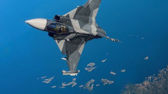 Colombia y una fuerte polémica en torno a la compra de los aviones de combate. Colombia y una fuerte polémica en torno a la compra de los aviones de combate.