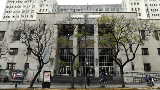 Hospitales universitarios de la UBA en crisis: Faltan fondos y crece la preocupación