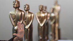 altText(Martín Fierro: Crece la polémica por la entrega (y ya ven la mano política detrás))}