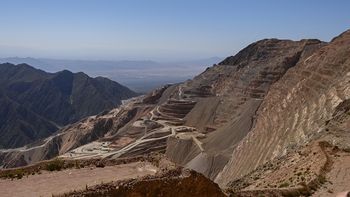 Elproyecto Carbonatos Profundos formalizó su entrada al RIGI con una inversión demás de 665 millones de dólares en la provincia de San Juan. Elproyecto Carbonatos Profundos formalizó su entrada al RIGI con una inversión demás de 665 millones de dólares en la provincia de San Juan.