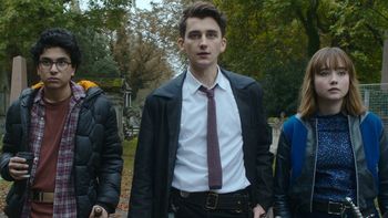 Sólo 8 episodios le bastaron a esta miniserie para convertirse en una de las opciones más vistas de Netflix. Una aventura que no te vas a querer perder. Sólo 8 episodios le bastaron a esta miniserie para convertirse en una de las opciones más vistas de Netflix. Una aventura que no te vas a querer perder.