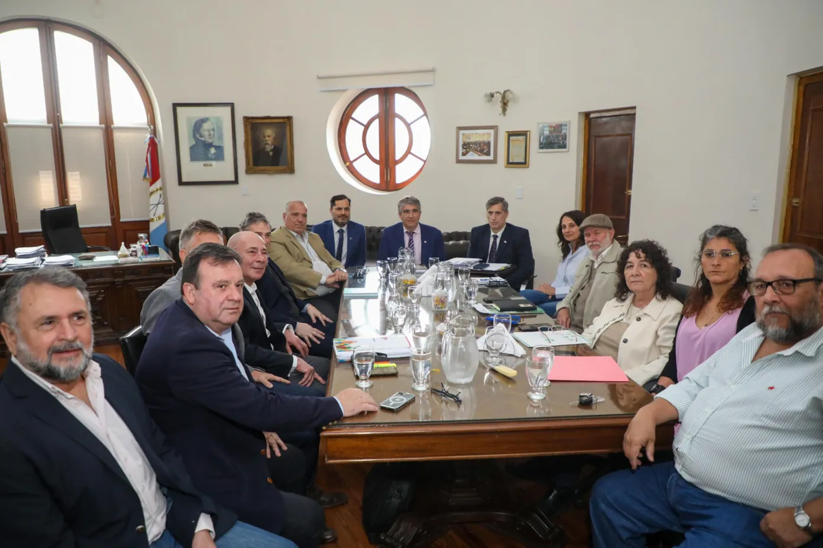 Horas decisivas para los estatales. Horas decisivas para los estatales.