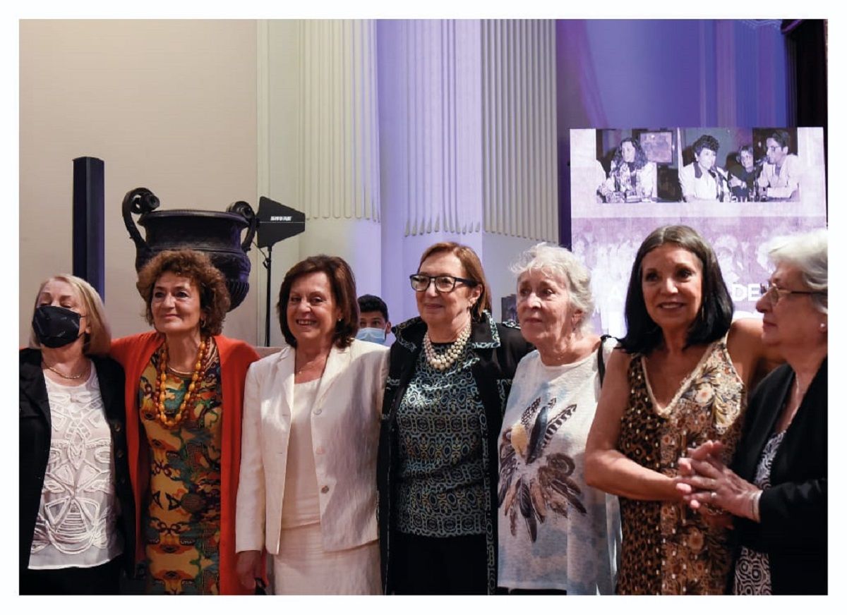 Presencias femeninas en el Congreso