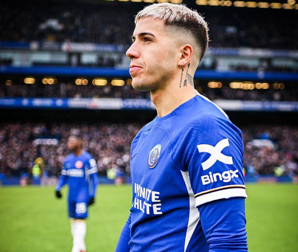 Enzo Fernández viajó a Estados Unidos para sumarse a los trabajos de pretemporada con el Chelsea. Primer cara a cara con el grupo luego del escándalo y pedido de disculpas. Enzo Fernández viajó a Estados Unidos para sumarse a los trabajos de pretemporada con el Chelsea. Primer cara a cara con el grupo luego del escándalo y pedido de disculpas.